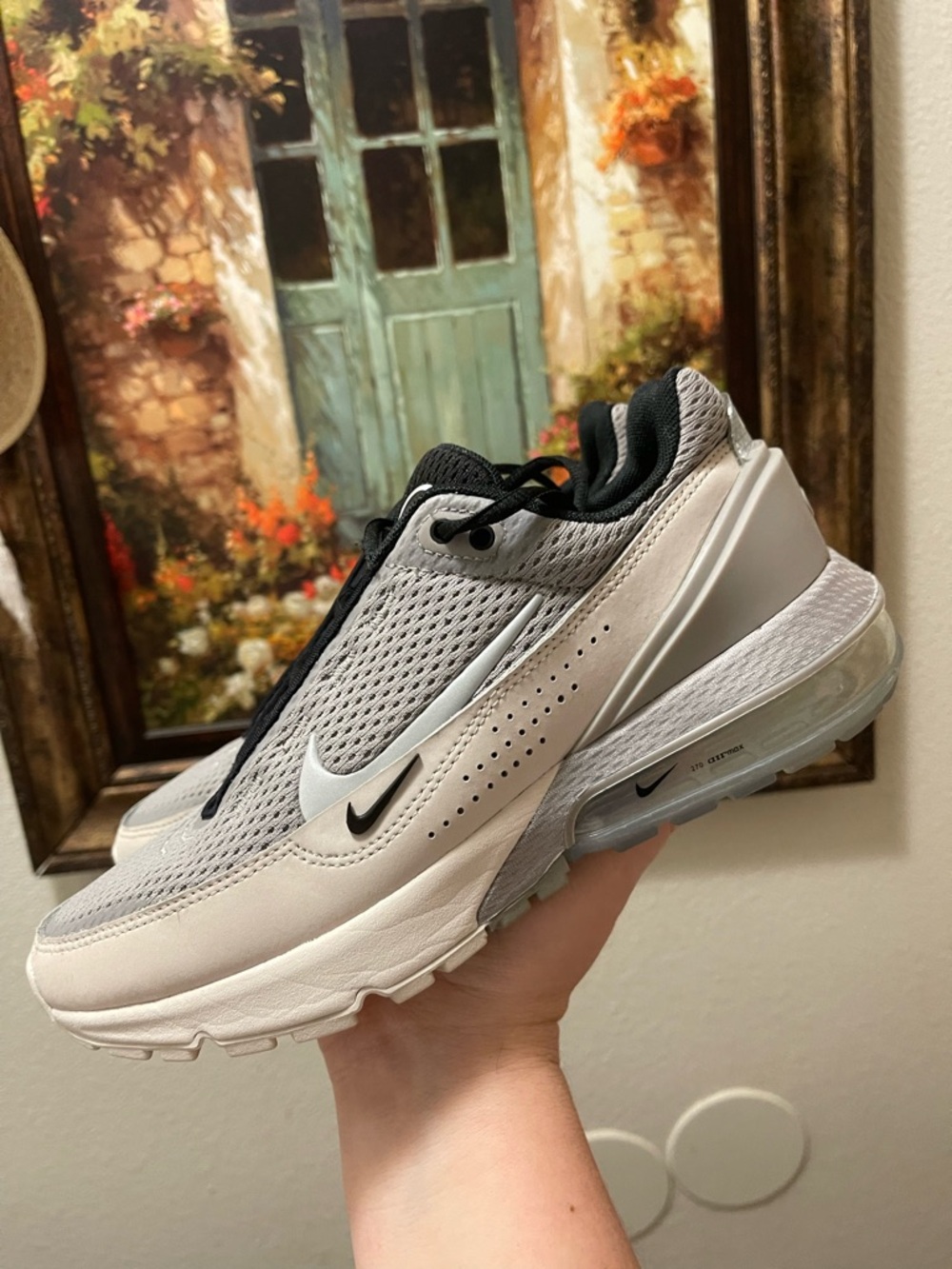 Nike Women’s Sneakers Light Gray Black